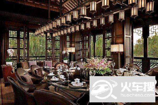 杭州西子湖四季酒店金沙厅荣获“2020黑珍珠餐厅指南三钻餐厅”3