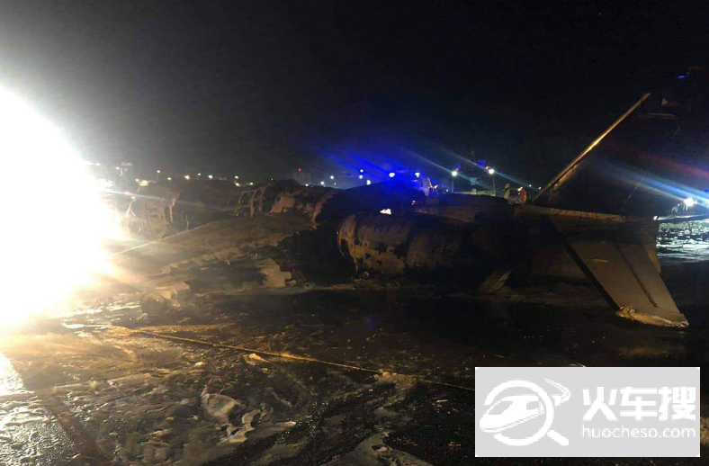 狮航一架飞机在马尼拉机场起飞时坠毁起火 机上8人全部遇难4