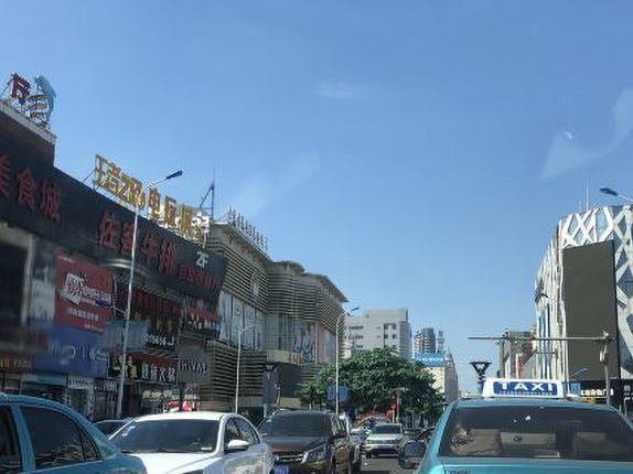 天津市滨海新区解放路商业街