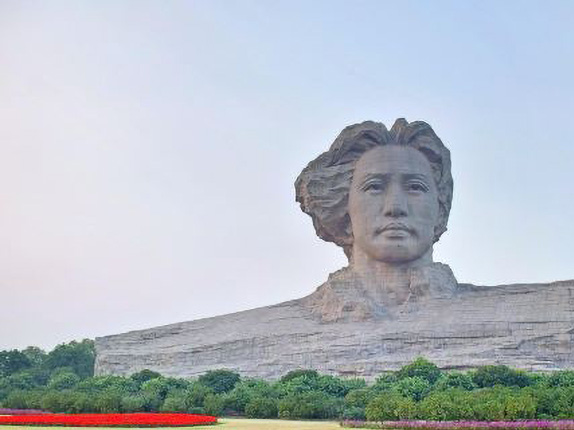 毛主席雕像