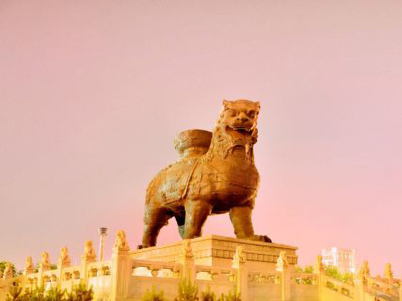 沧州铁狮与旧城遗址公园