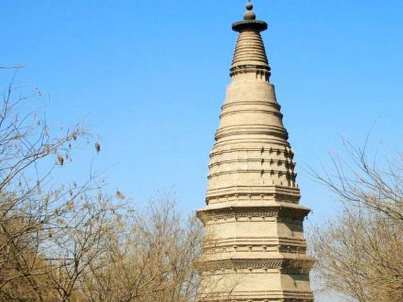 宏佛塔