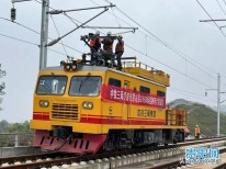 线路全长510公里，时速350公里，贵南高铁预计年内开通-黔桂联通拥山海