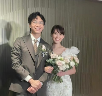 恭喜！TVB知名男星与美女妻子今日大婚，绯闻女友带病到场送祝福