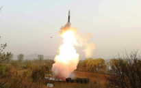 朝军固体洲际导弹能飞到美国，韩国不屑一顾，谁给的勇气