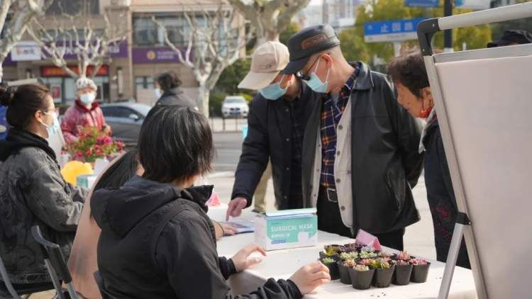 知识问答、废电池换花卉……中兴公园举行全民义务植树宣传活动