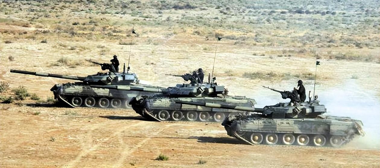 巴基斯坦要援乌44辆坦克，俄“以德报怨”送石油，中国得看明白