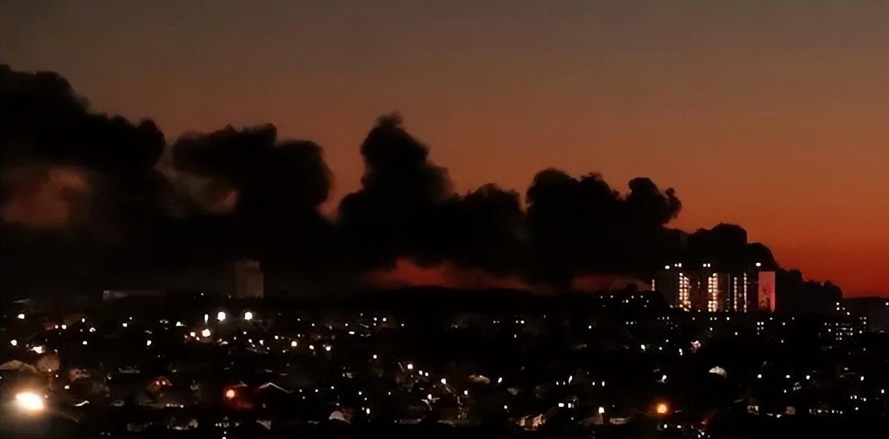 俄洲际导弹工厂突发大火，距莫斯科仅270公里，现场浓烟滚滚