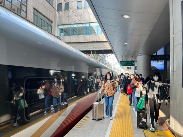 京港高铁今日恢复开行，行程缩短至8小时31分