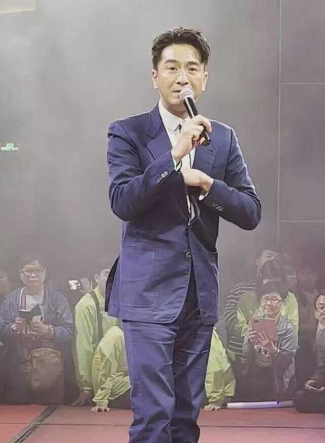 TVB视帝接商演，参加850元旅行团晚会，为婚礼努力赚钱