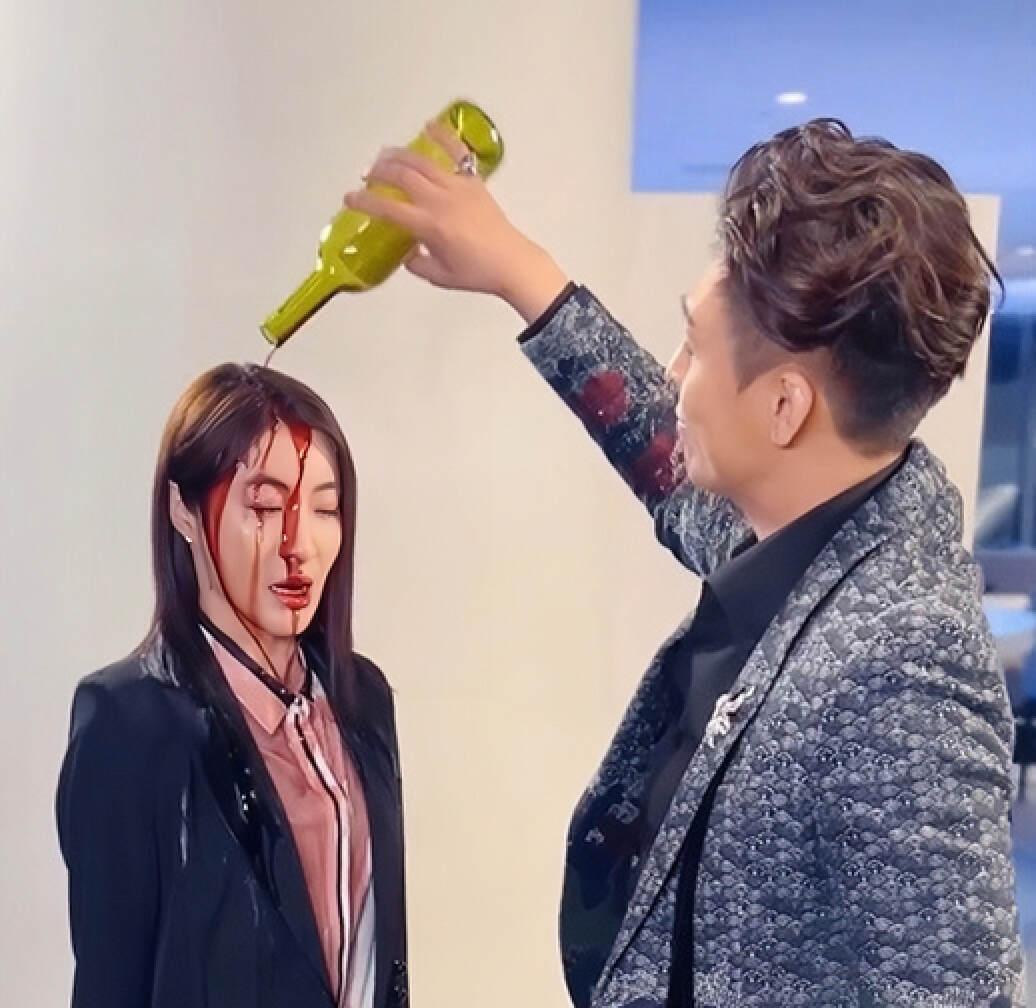 TVB全新律政剧开播，女主角被淋红酒侮辱，致眼睛发炎超敬业