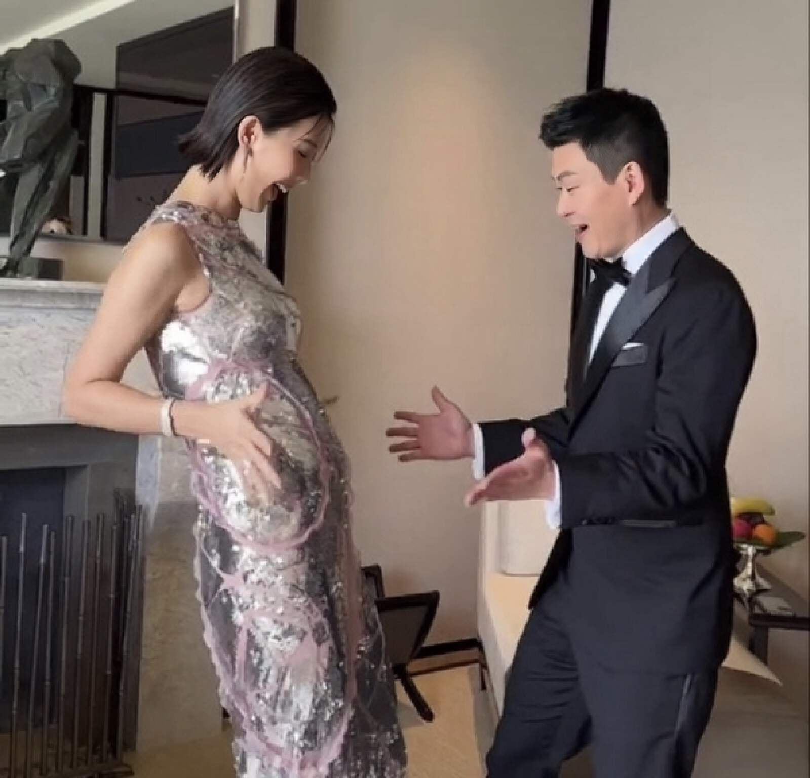 恭喜！香港知名女星突然宣布怀二胎，未婚先孕嫁豪门，住过亿豪宅