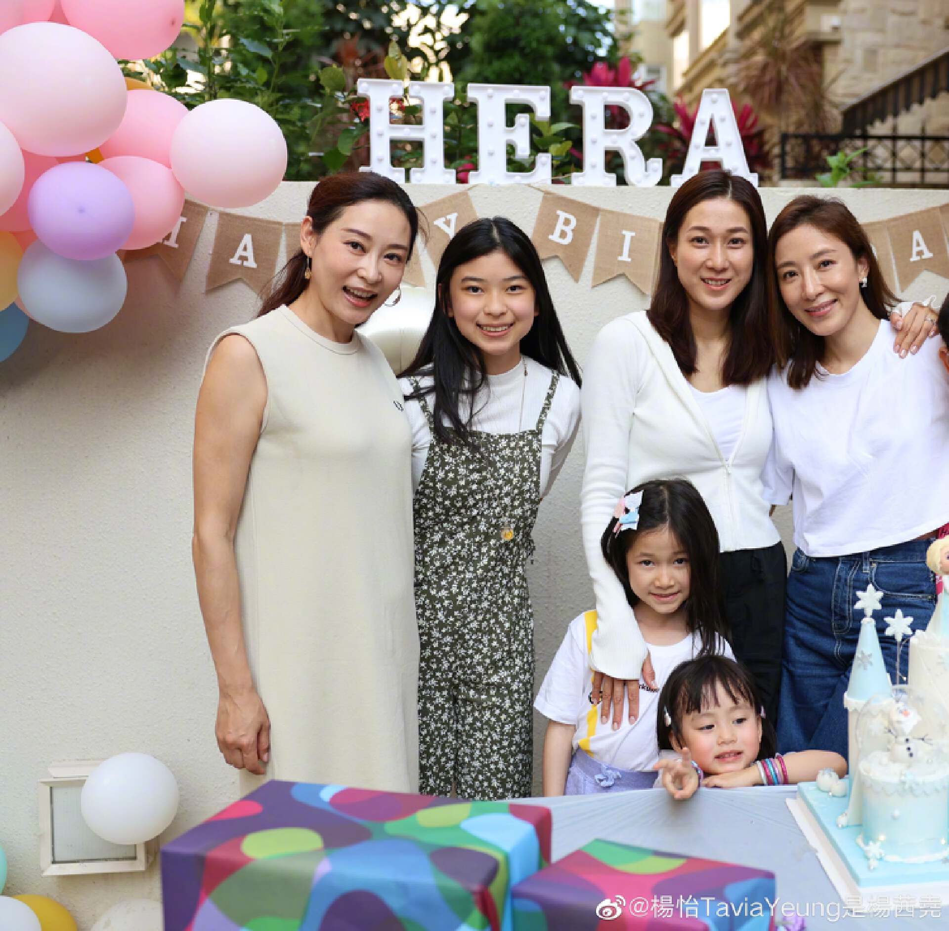 TVB视后为女儿庆祝3岁生日！小家伙变公主迷，钟嘉欣罕见现身