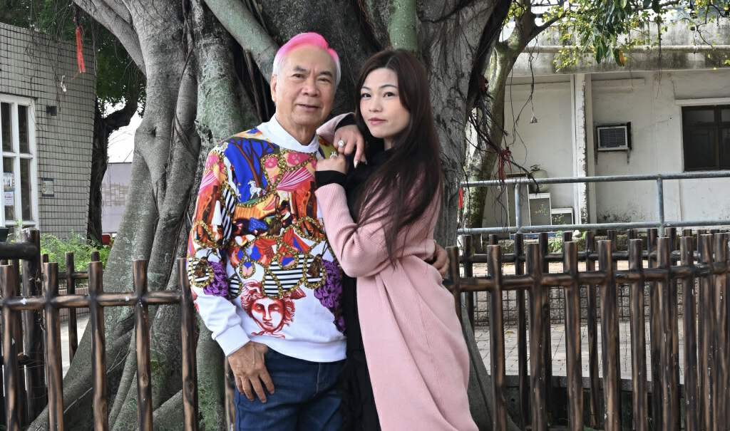 TVB知名老戏骨年底结婚，否认小36岁女友拜金，自曝两人房事和谐