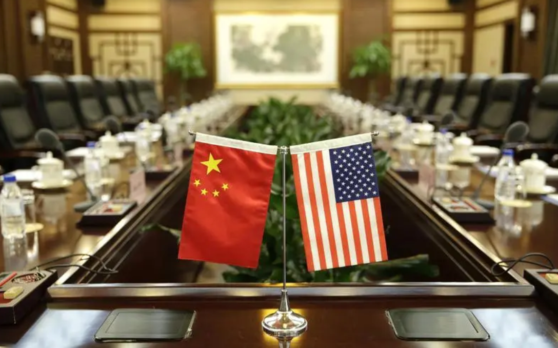 中国外交火遍全球，美国冷板凳坐不住，耶伦再次喊话“谈谈呗”
