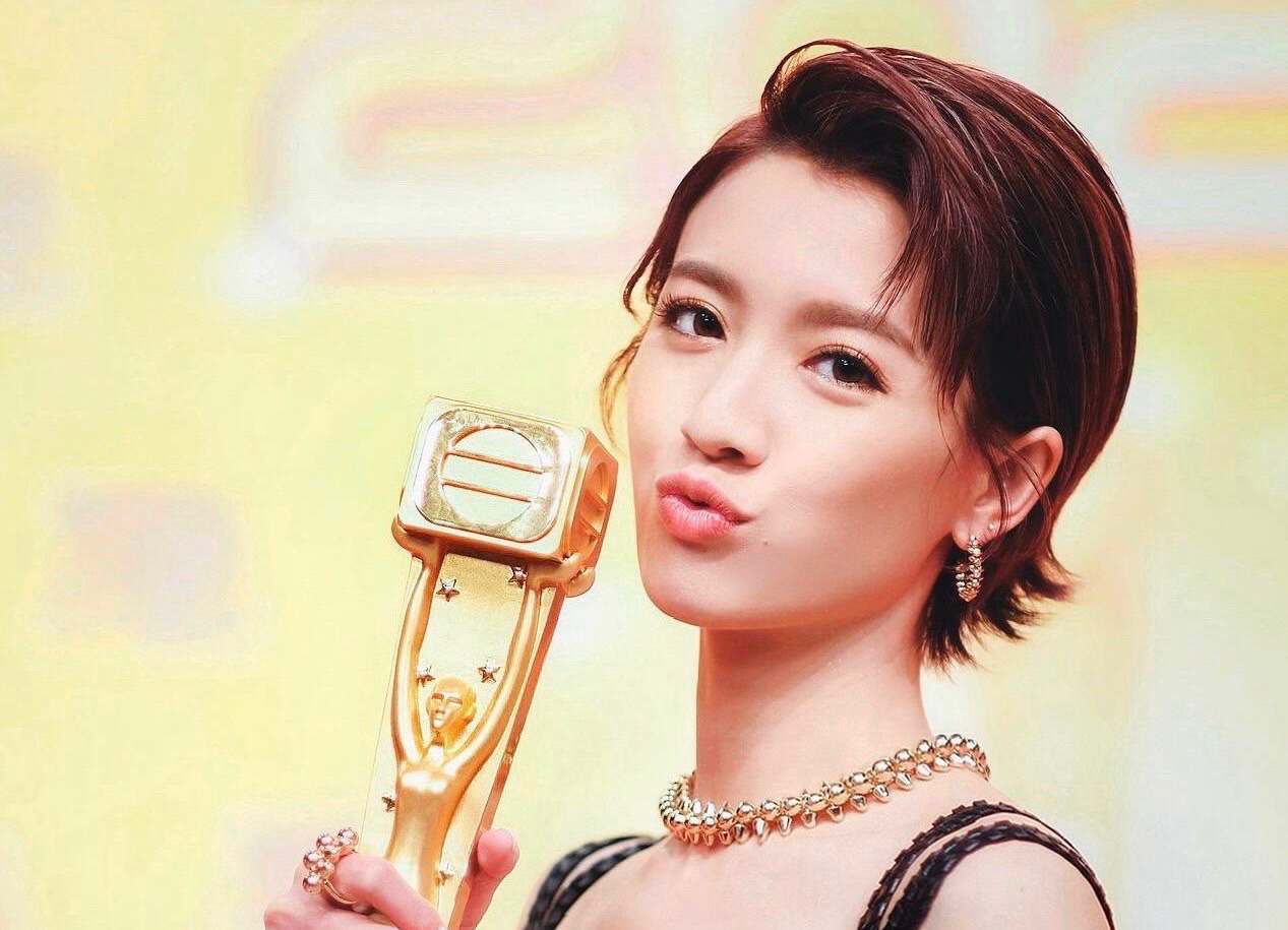 TVB艺人最新排位出炉，蔡思贝上位成一姐，视帝王浩信地位暴跌