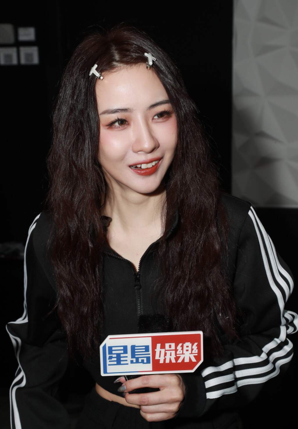 TVB“主题曲一姐”近照曝光！被质疑整容，本人称是化妆师问题