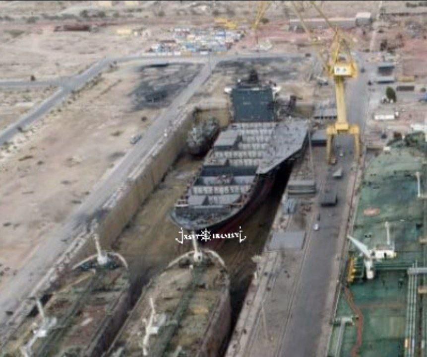 伊朗航母罕见曝光，滑跃甲板已安装完成，但还有一个大问题没解决