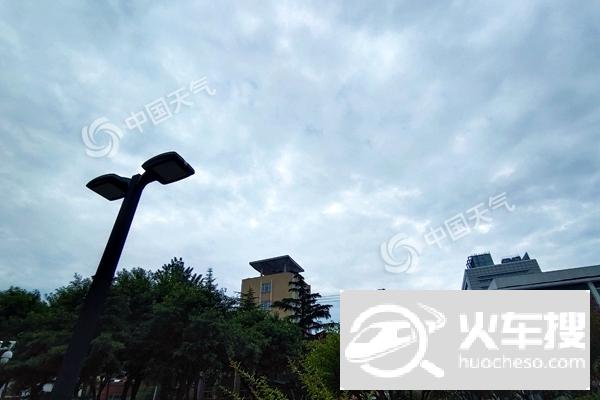 北京今日天空阴沉有阵雨 最高气温30℃体感闷热1