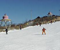 密云金鼎湖旅游区滑雪场